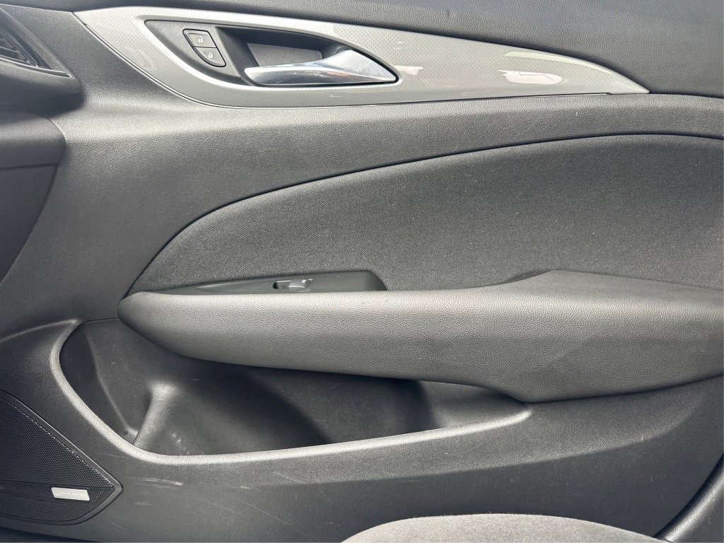 Used 2018 Buick Regal Preferred w/ Sights and Sounds Package image 31