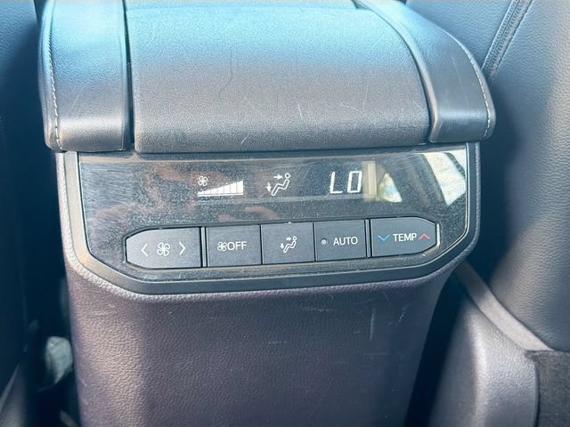 Used 2021 Toyota Highlander XLE FWD image 20