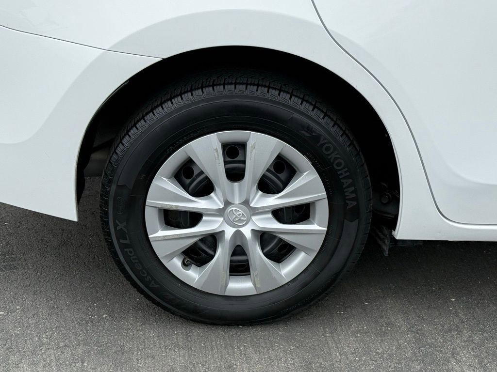 Used 2015 Toyota Corolla L FWD image 13