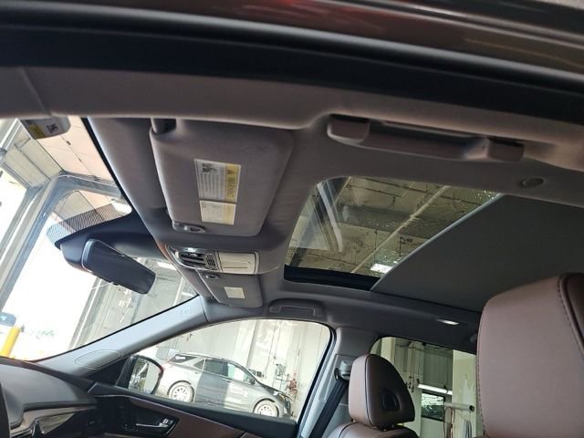 Used 2024 Acura MDX SH-AWD w/ Technology Package image 12