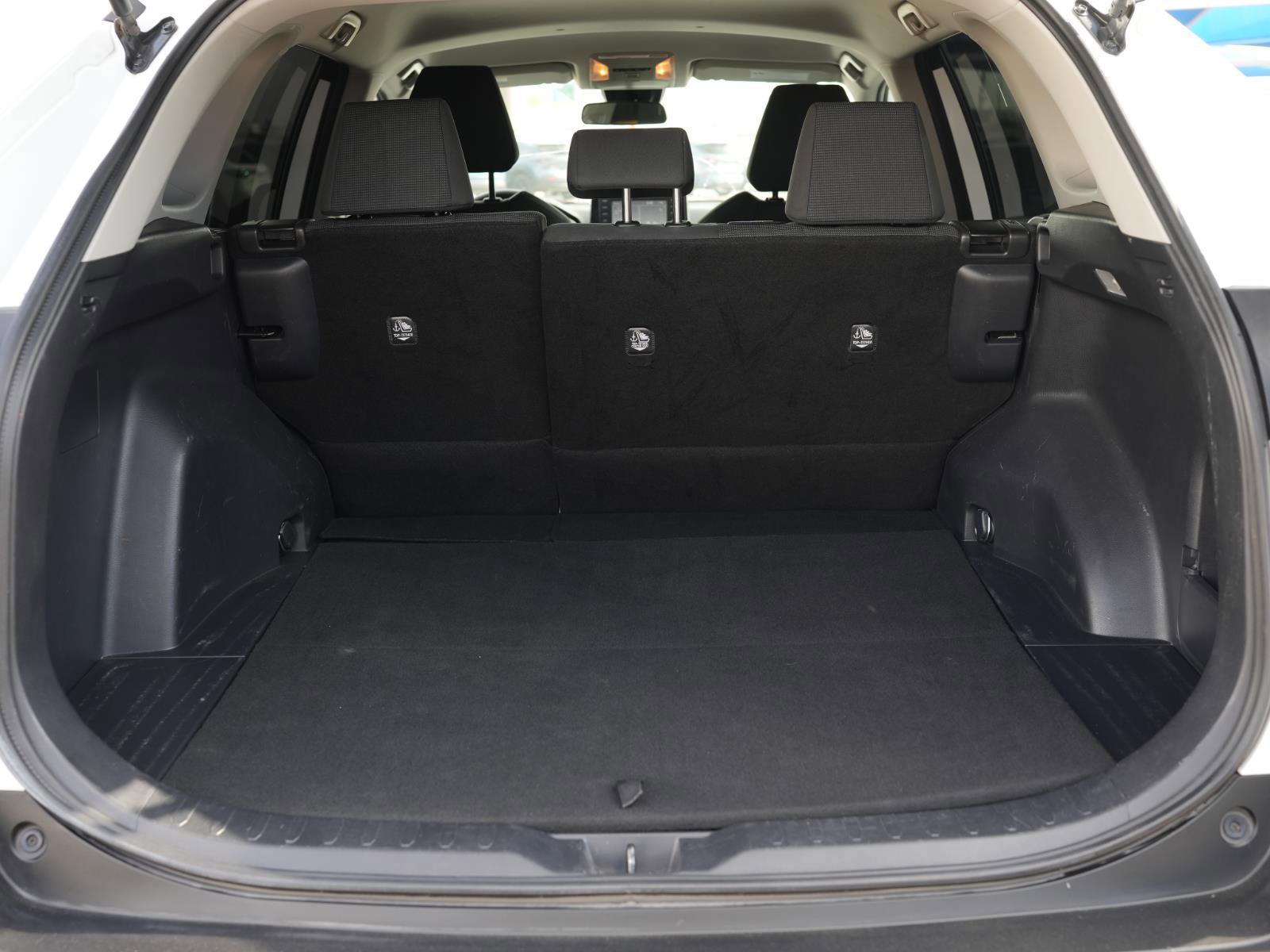 Used 2021 Toyota RAV4 LE image 8