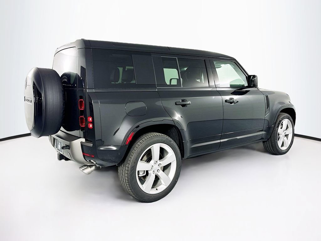 Used 2025 Land Rover Defender 110 X-Dynamic SE AWD/4WD image 5