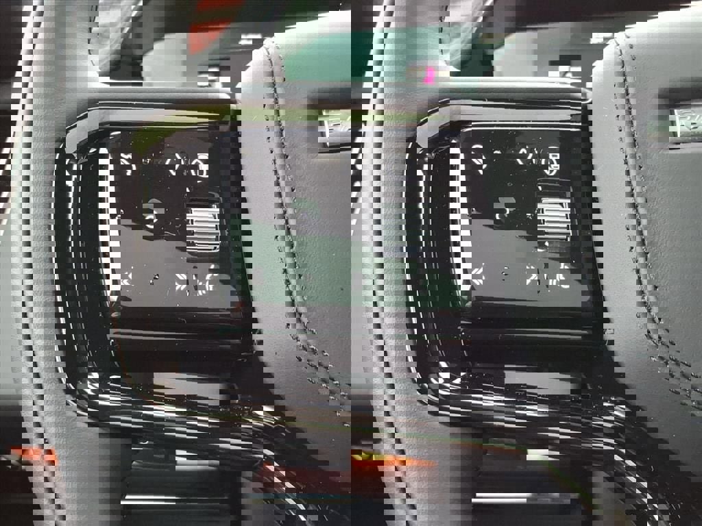 New 2026 Land Rover Range Rover Sport Dynamic SE image 16