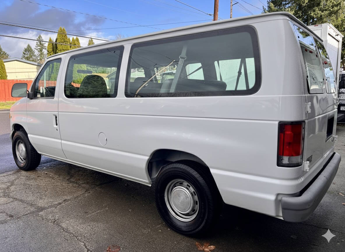 Used 1999 Ford E-150 and Econoline 150 Wagon image 4