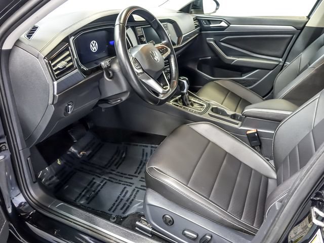 Used 2024 Volkswagen Jetta SE FWD image 14