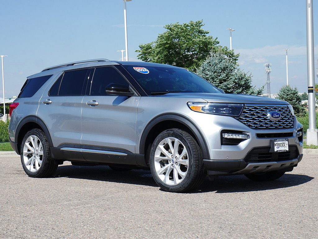 Used 2024 Ford Explorer Platinum w/ Technology Package AWD/4WD image 8