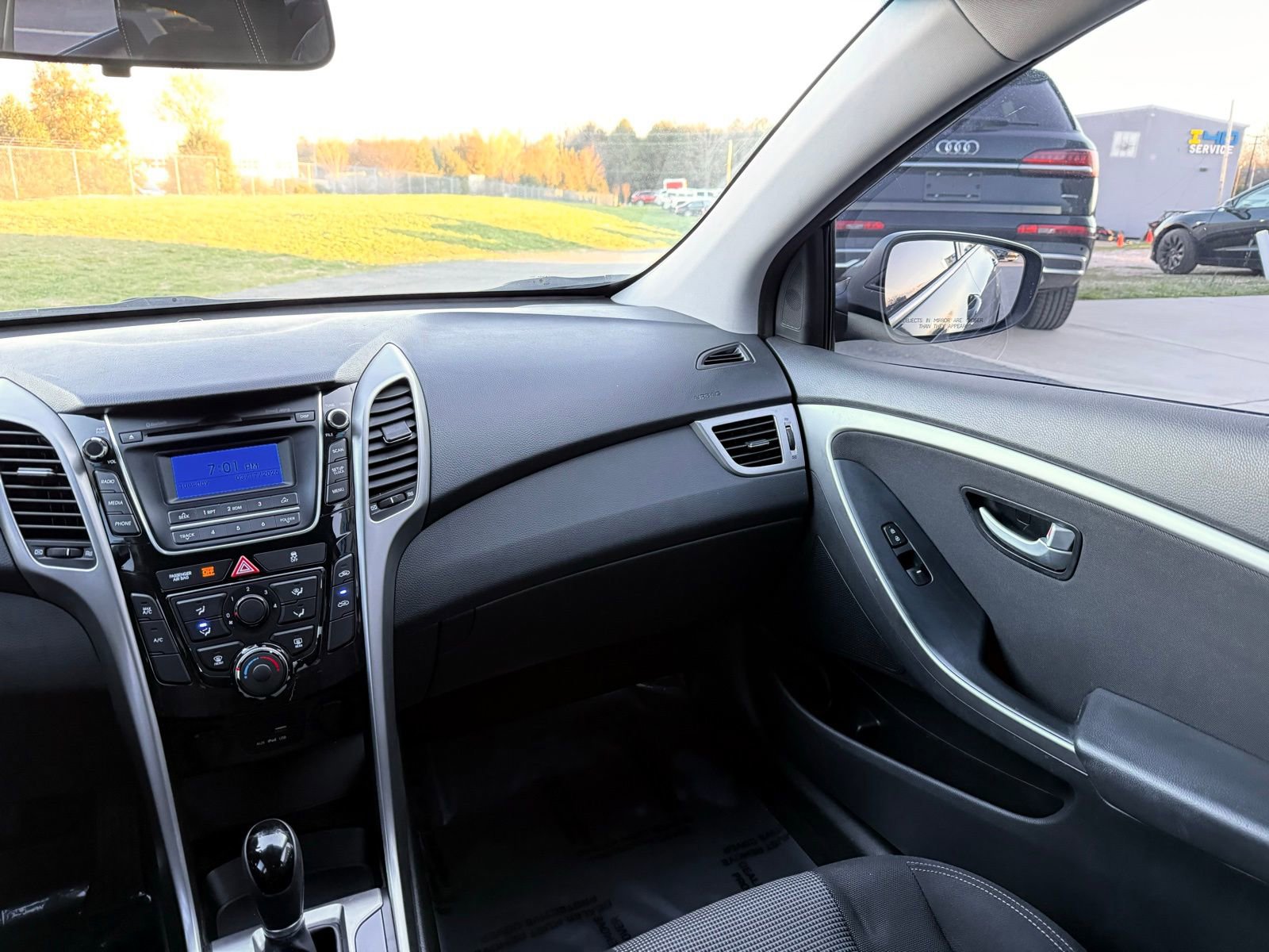 Used 2017 Hyundai Elantra GT image 27