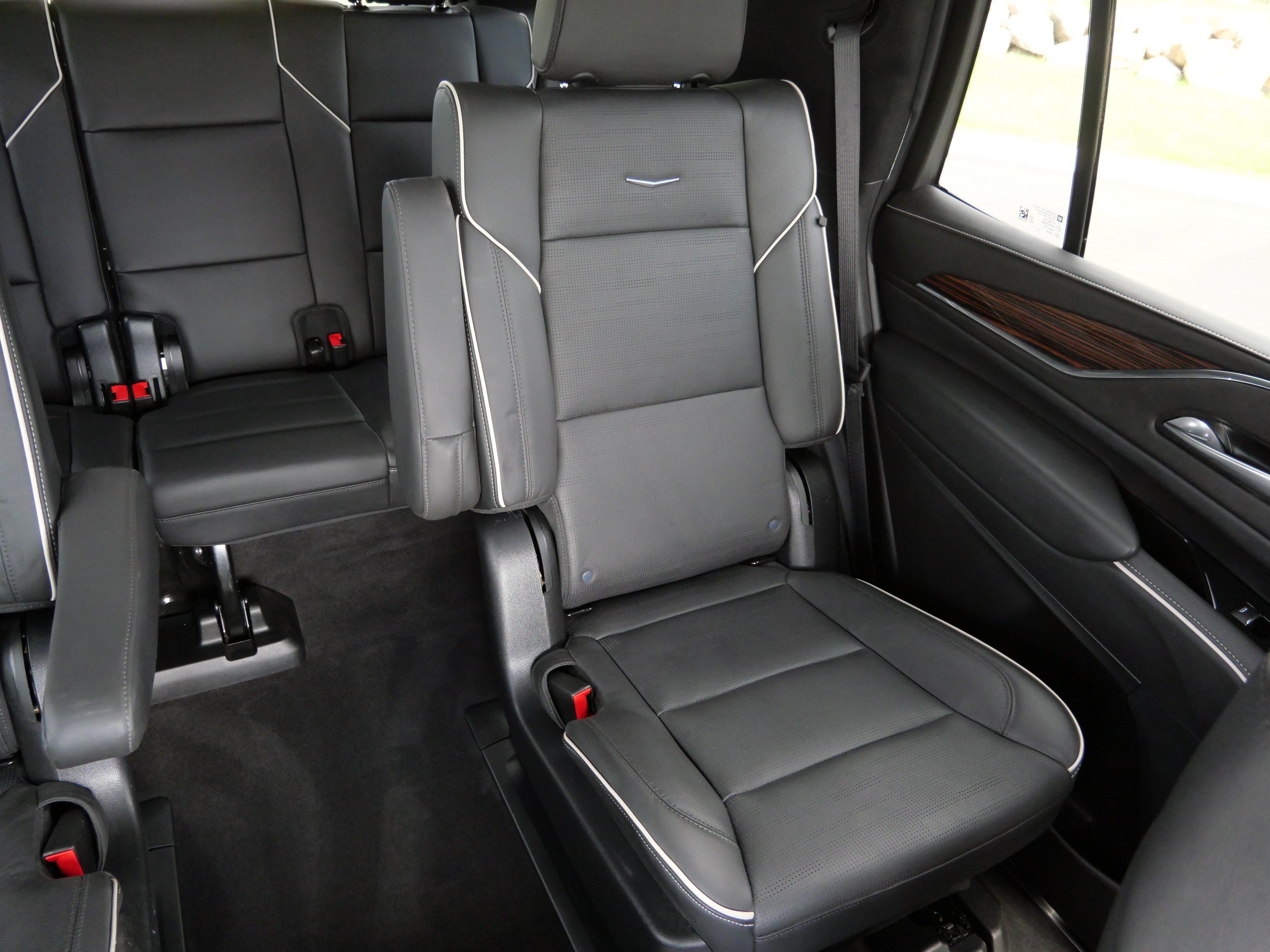Certified 2024 Cadillac Escalade Premium Luxury w/ Performance Package AWD/4WD image 14