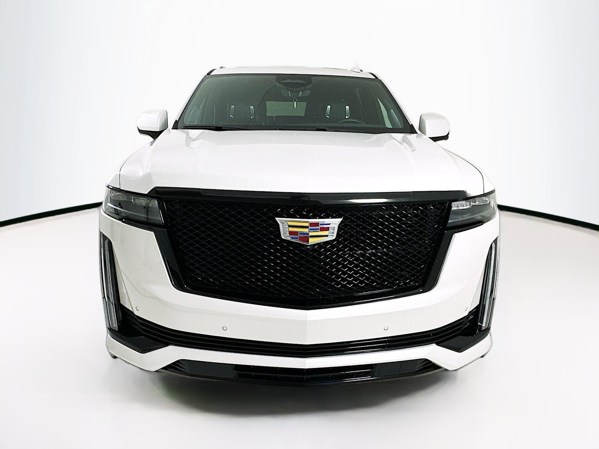 Used 2023 Cadillac Escalade ESV Sport Platinum w/ Heavy-Duty Trailer Package AWD/4WD image 2