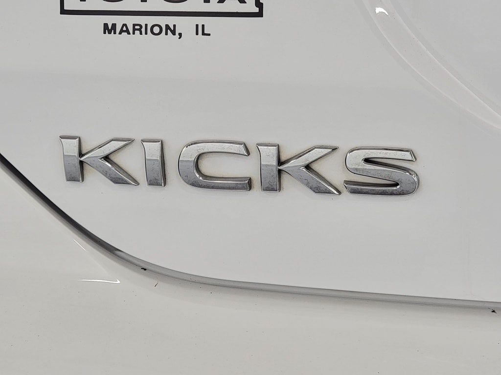 Used 2022 Nissan Kicks S FWD image 10