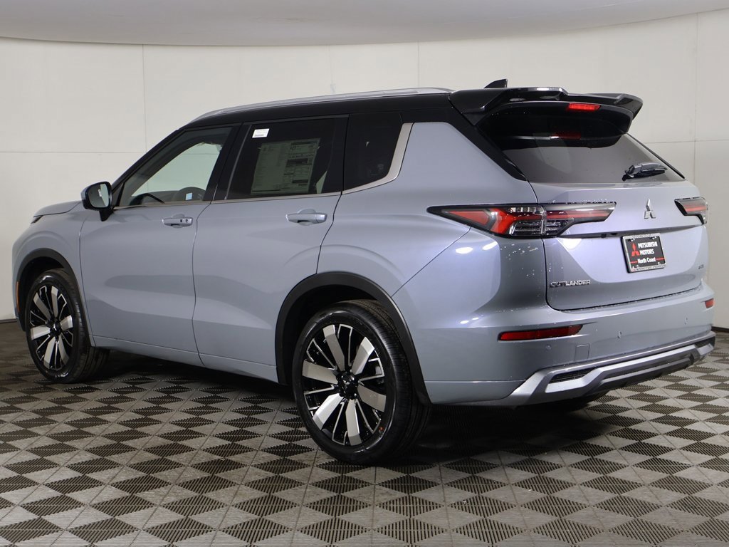 New 2026 Mitsubishi Outlander SEL image 13