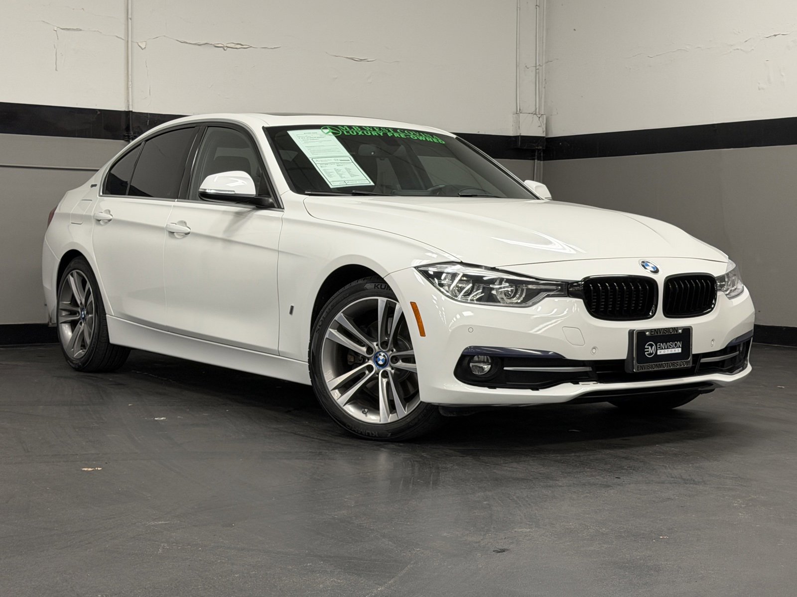 Used 2018 BMW 330e image 2