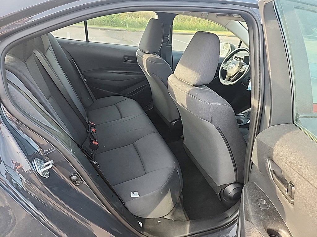 Used 2025 Toyota Corolla LE FWD image 12
