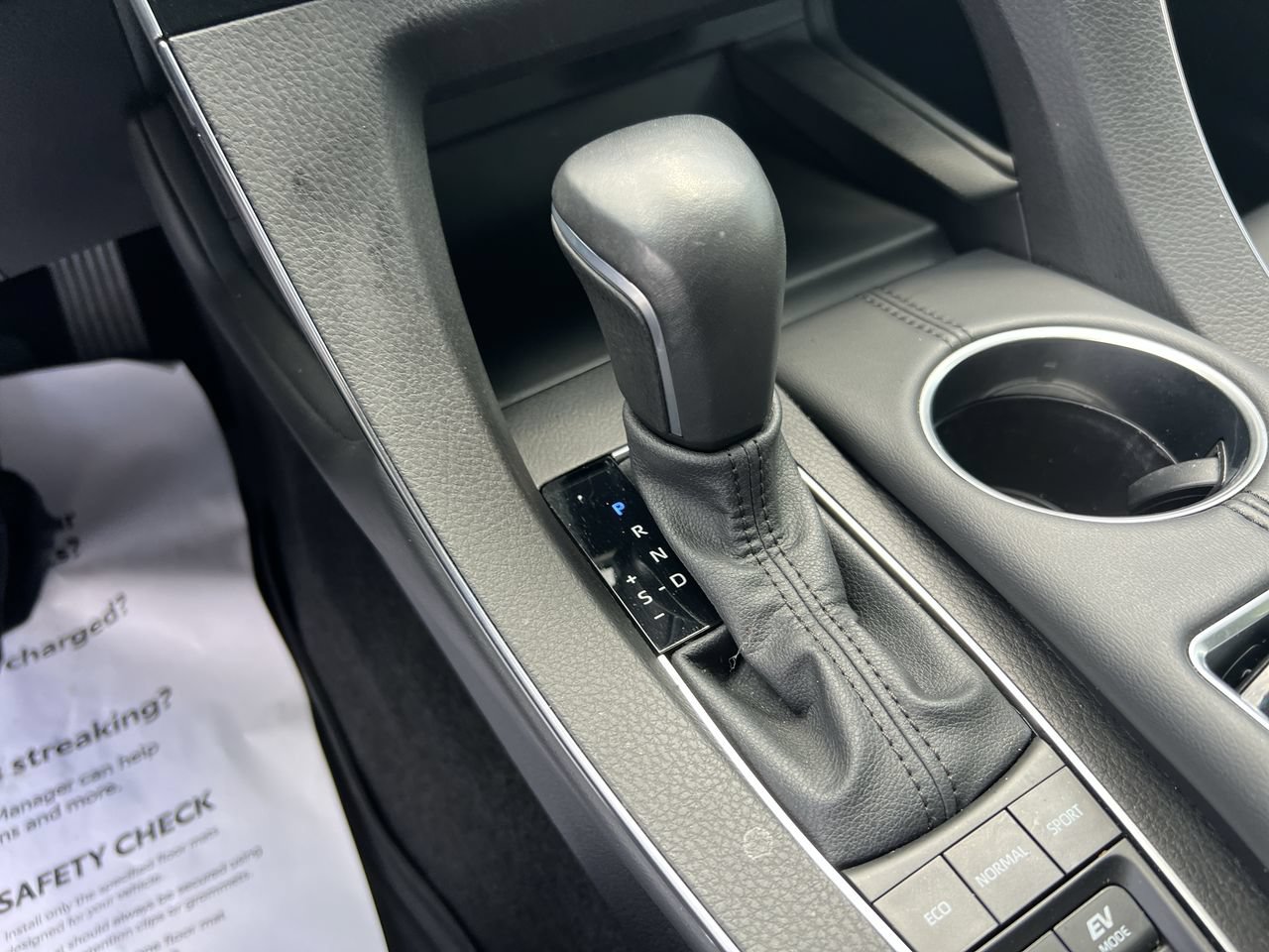 Used 2022 Toyota Avalon XLE w/ Moonroof Package FWD image 26