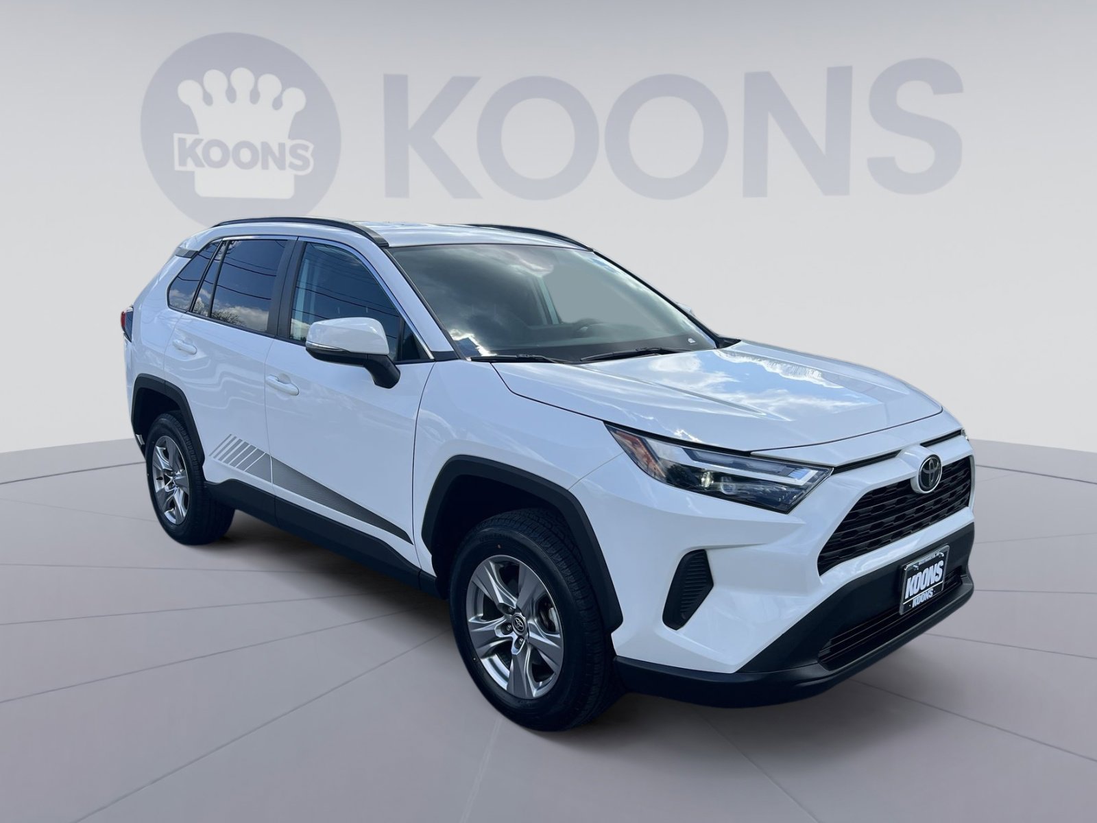Used 2022 Toyota RAV4 XLE AWD/4WD image 18