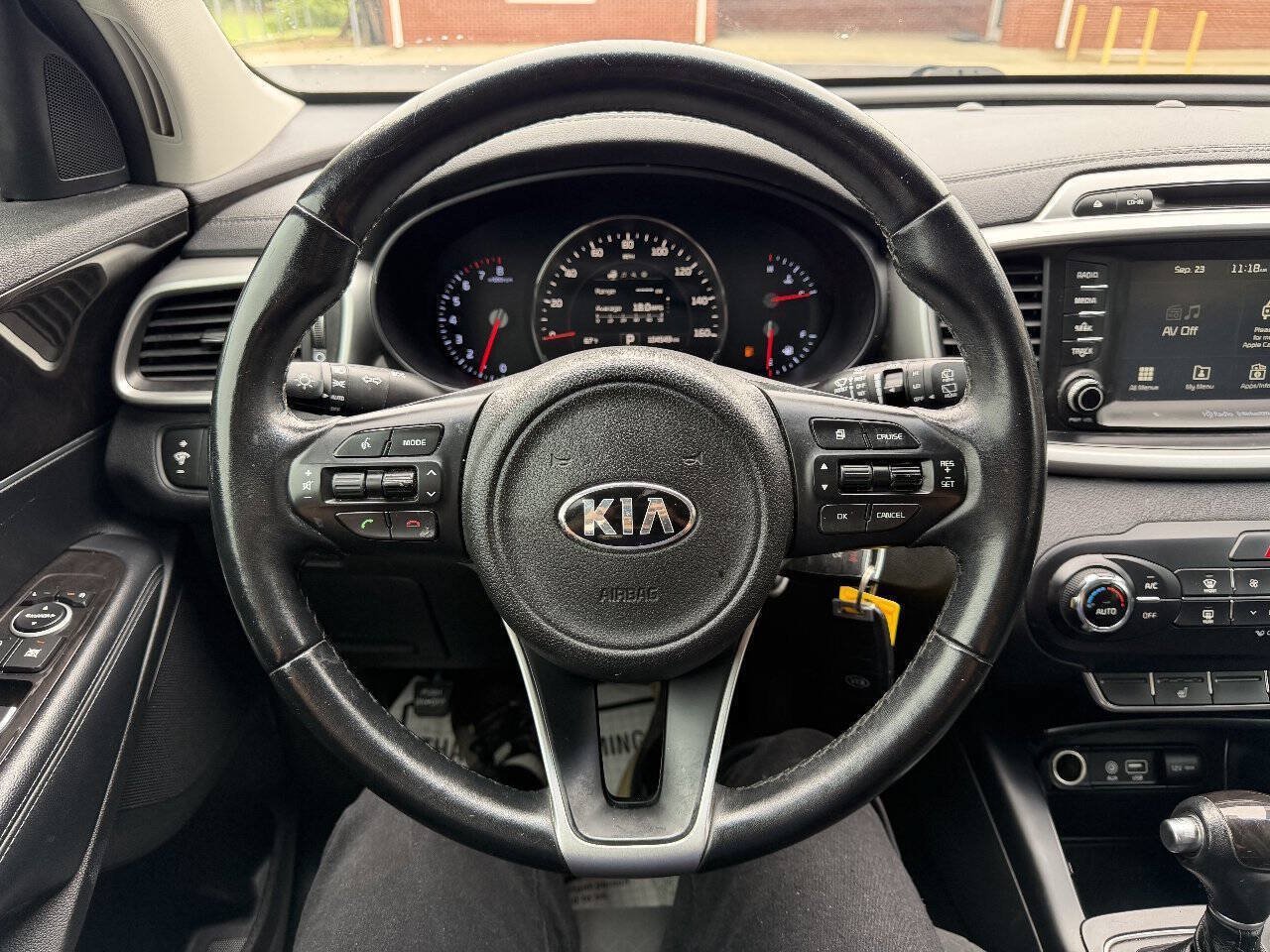 Used 2017 Kia Sorento AWD w/ LX V6 Convenience Package image 18