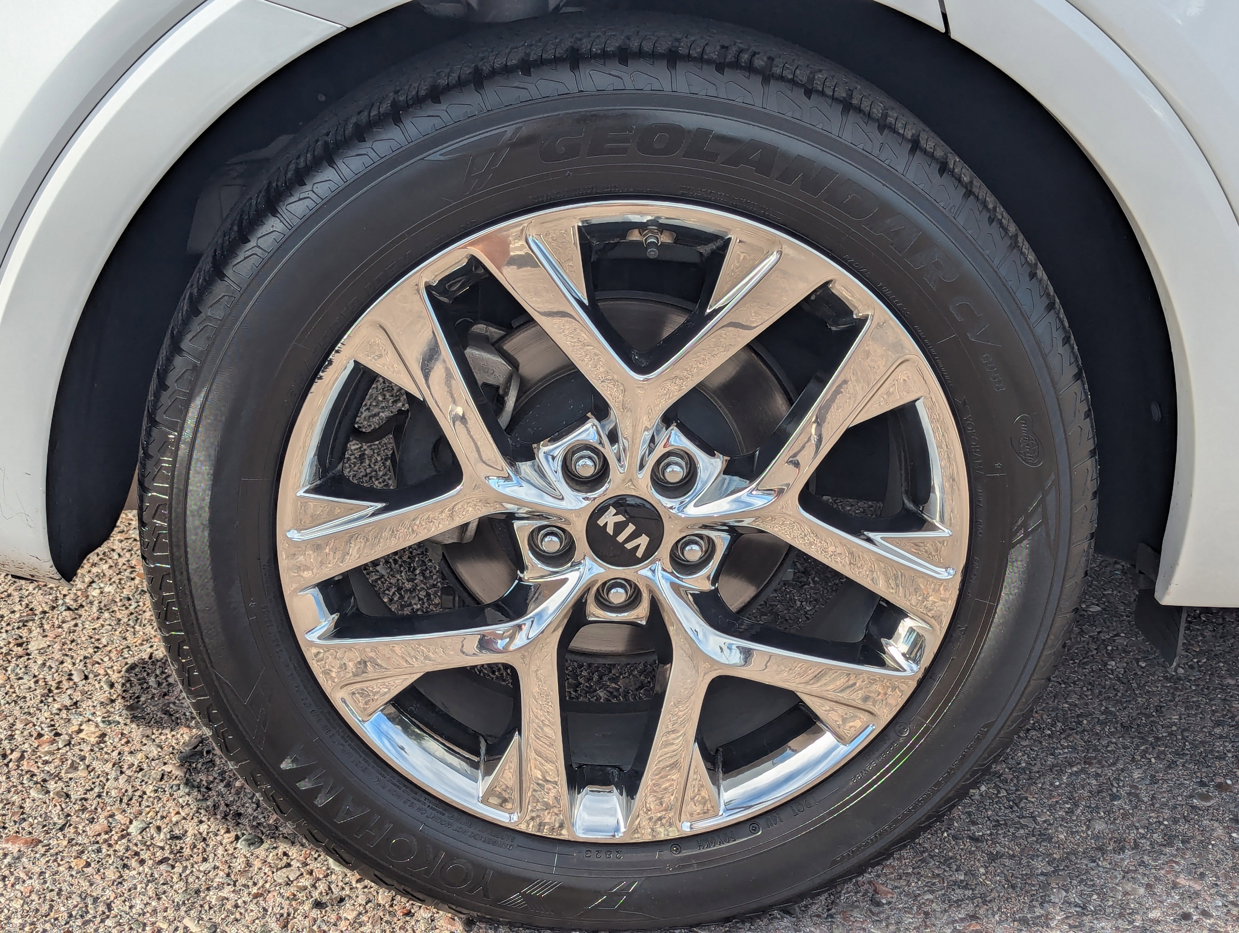 Used 2019 Kia Sorento SX image 9