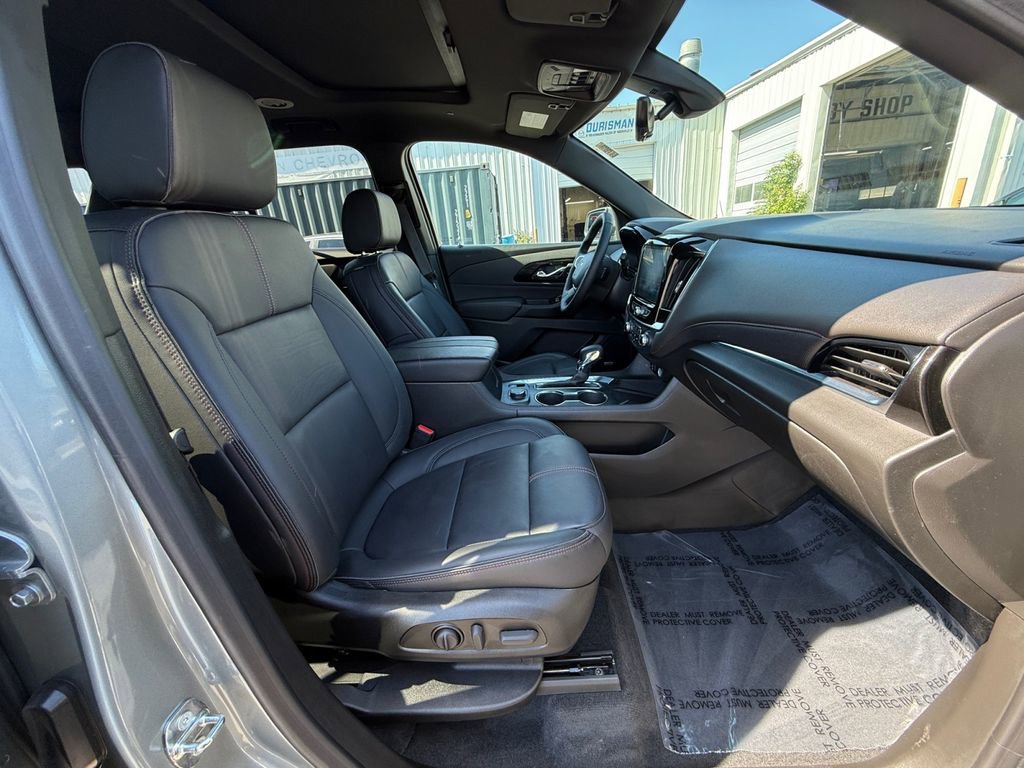 Used 2023 Chevrolet Traverse RS AWD/4WD image 30