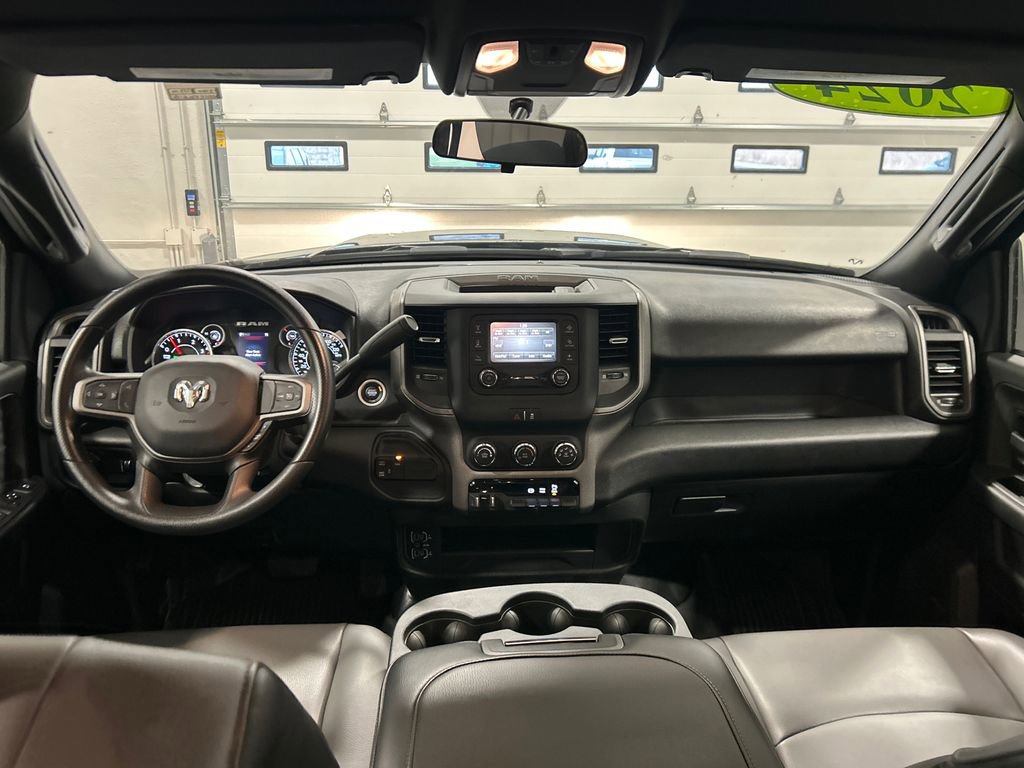 Used 2024 RAM 3500 Tradesman w/ Chrome Appearance Group image 27