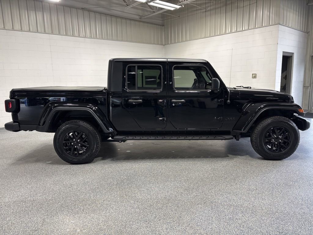Used 2023 Jeep Gladiator Sport AWD/4WD image 8