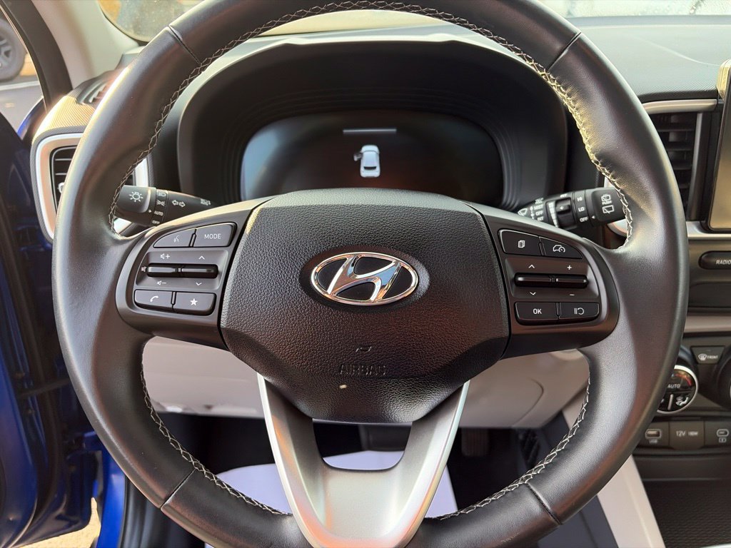 Used 2025 Hyundai Venue SEL FWD image 23