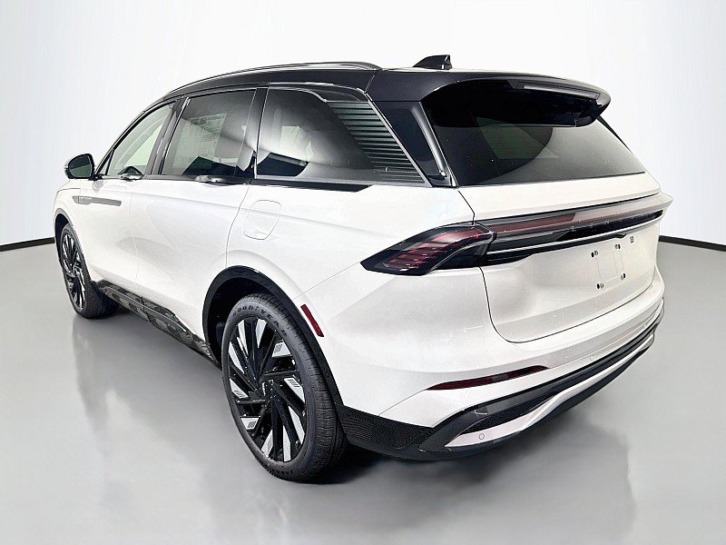 New 2026 Lincoln Nautilus Reserve w/ Jet Appearance Package AWD/4WD image 5