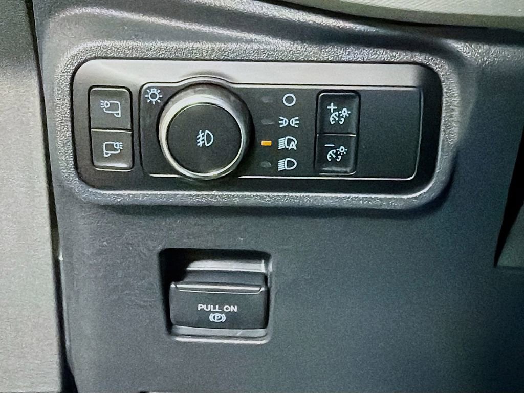 Used 2023 Ford Bronco Badlands image 11