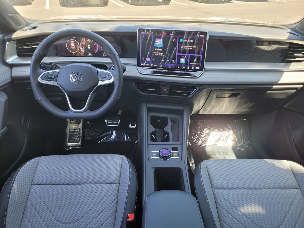 New 2026 Volkswagen Tiguan SE R-Line FWD image 15