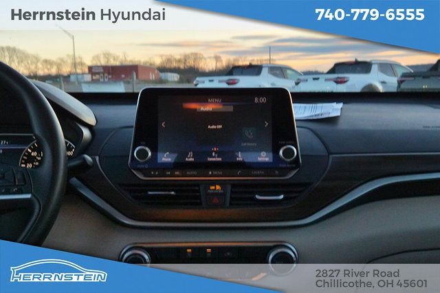 Used 2024 Nissan Altima 2.5 SV image 10