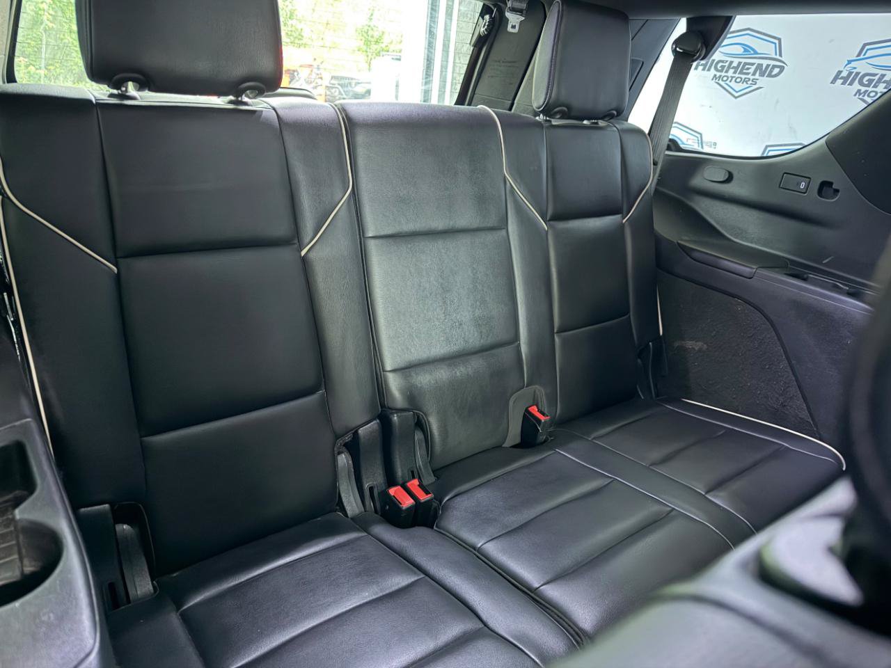 Used 2023 Cadillac Escalade Premium Luxury AWD/4WD image 24