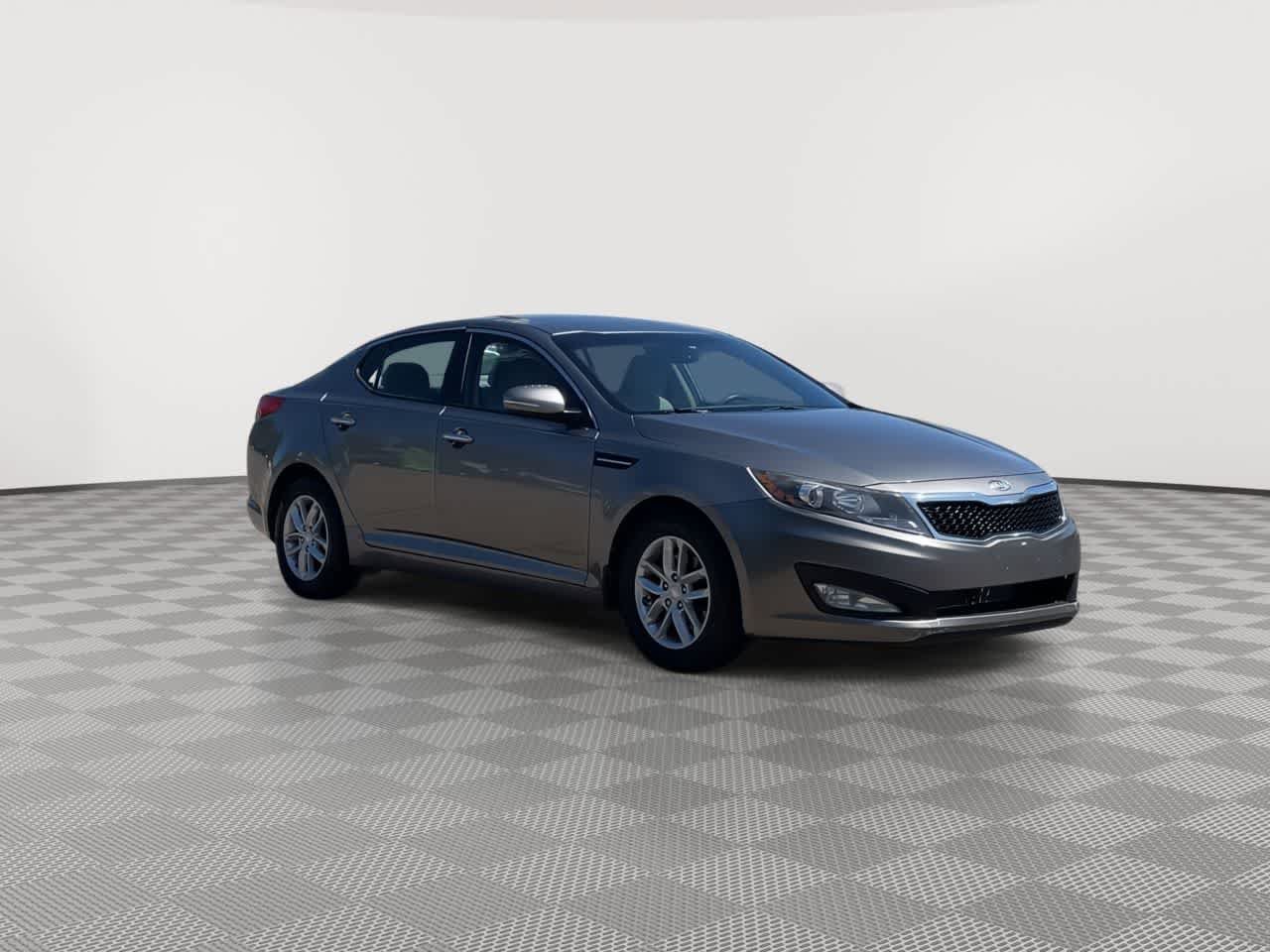 Used 2013 Kia Optima LX w/ Convenience Plus Pkg FWD image 2