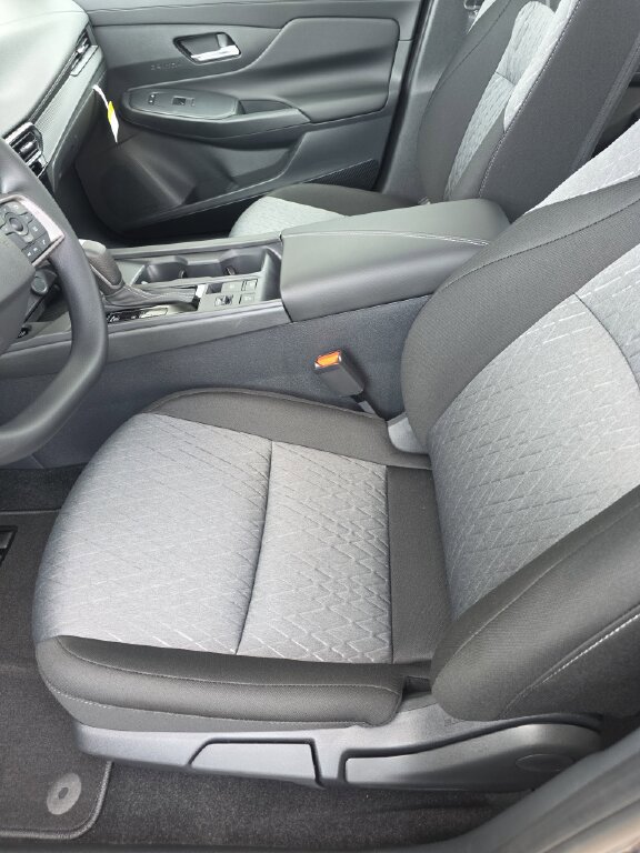 New 2026 Nissan Sentra SV image 5