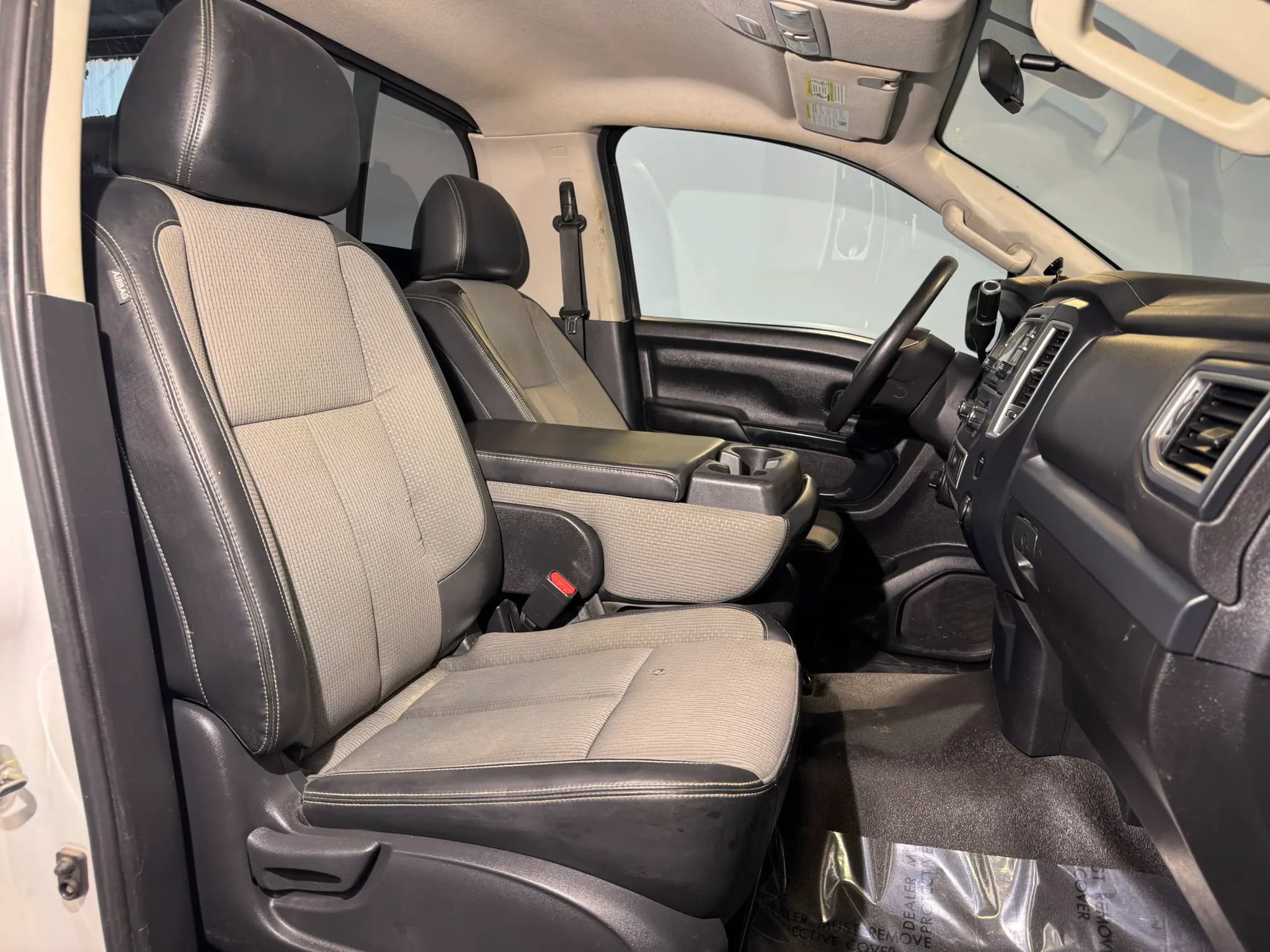 Used 2018 Nissan Titan S AWD/4WD image 22