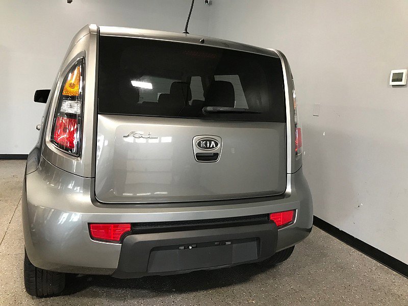 Used 2011 Kia Soul + FWD image 4