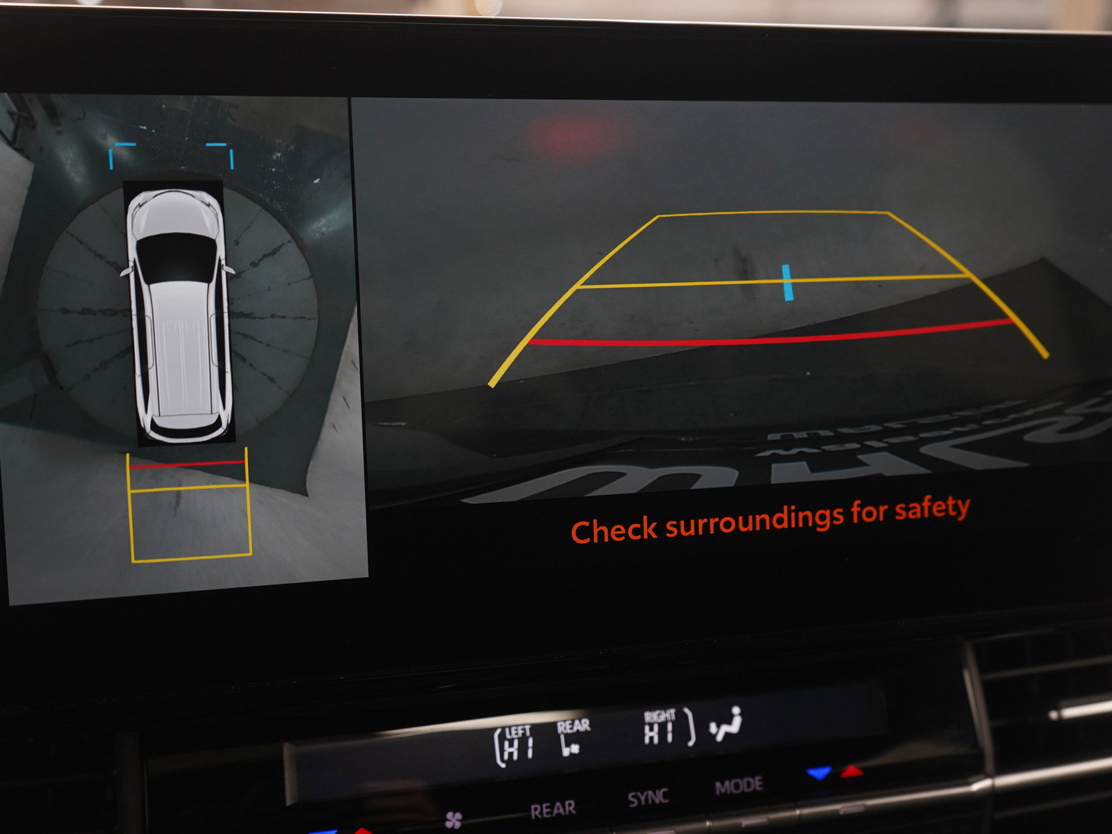 Used 2025 Toyota Sienna Platinum image 36