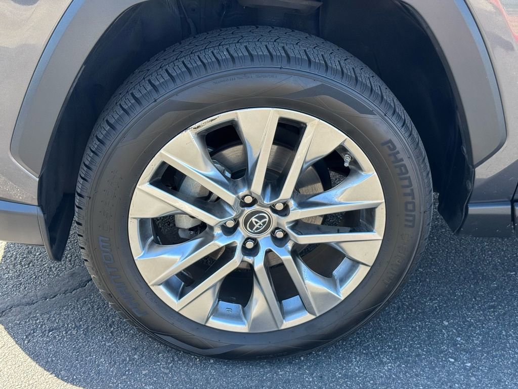 Used 2019 Toyota RAV4 Limited w/ Cold Weather Package image 9