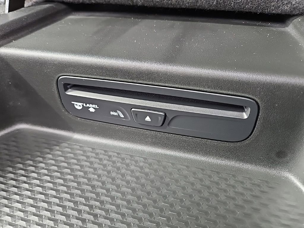 Used 2019 RAM 1500 Laramie AWD/4WD image 31