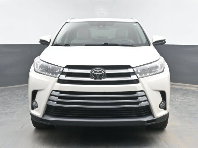 Used 2017 Toyota Highlander Limited AWD/4WD image 3