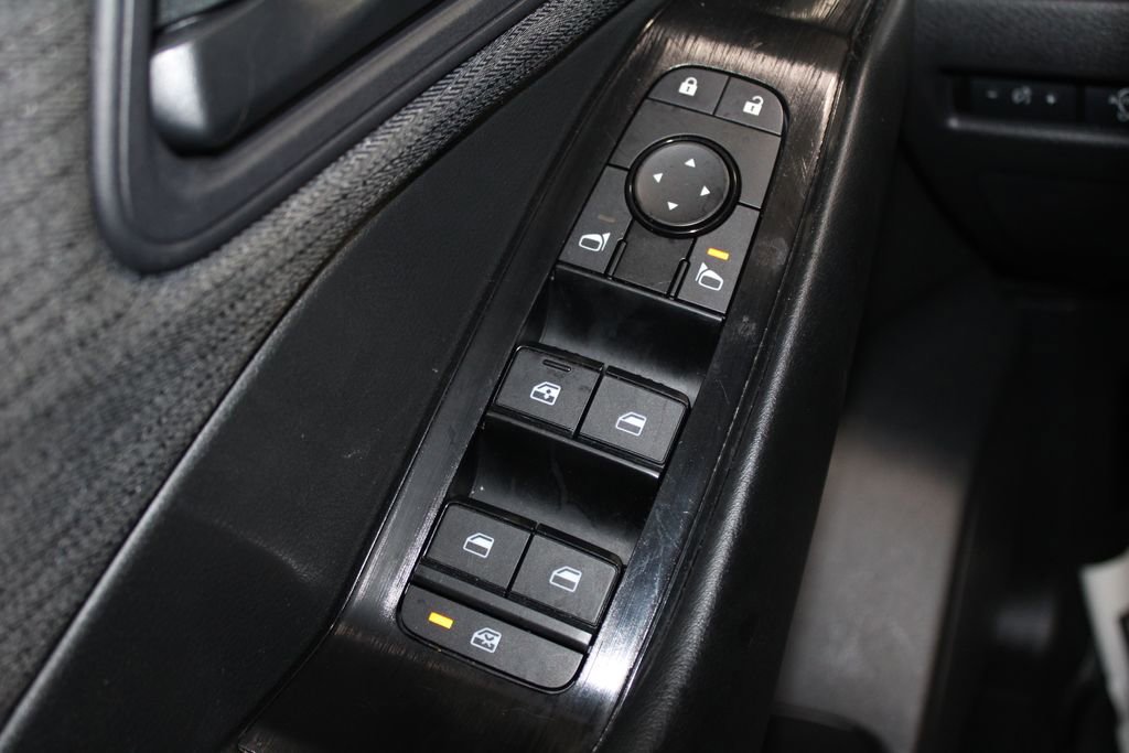 Used 2023 Nissan Rogue S image 39