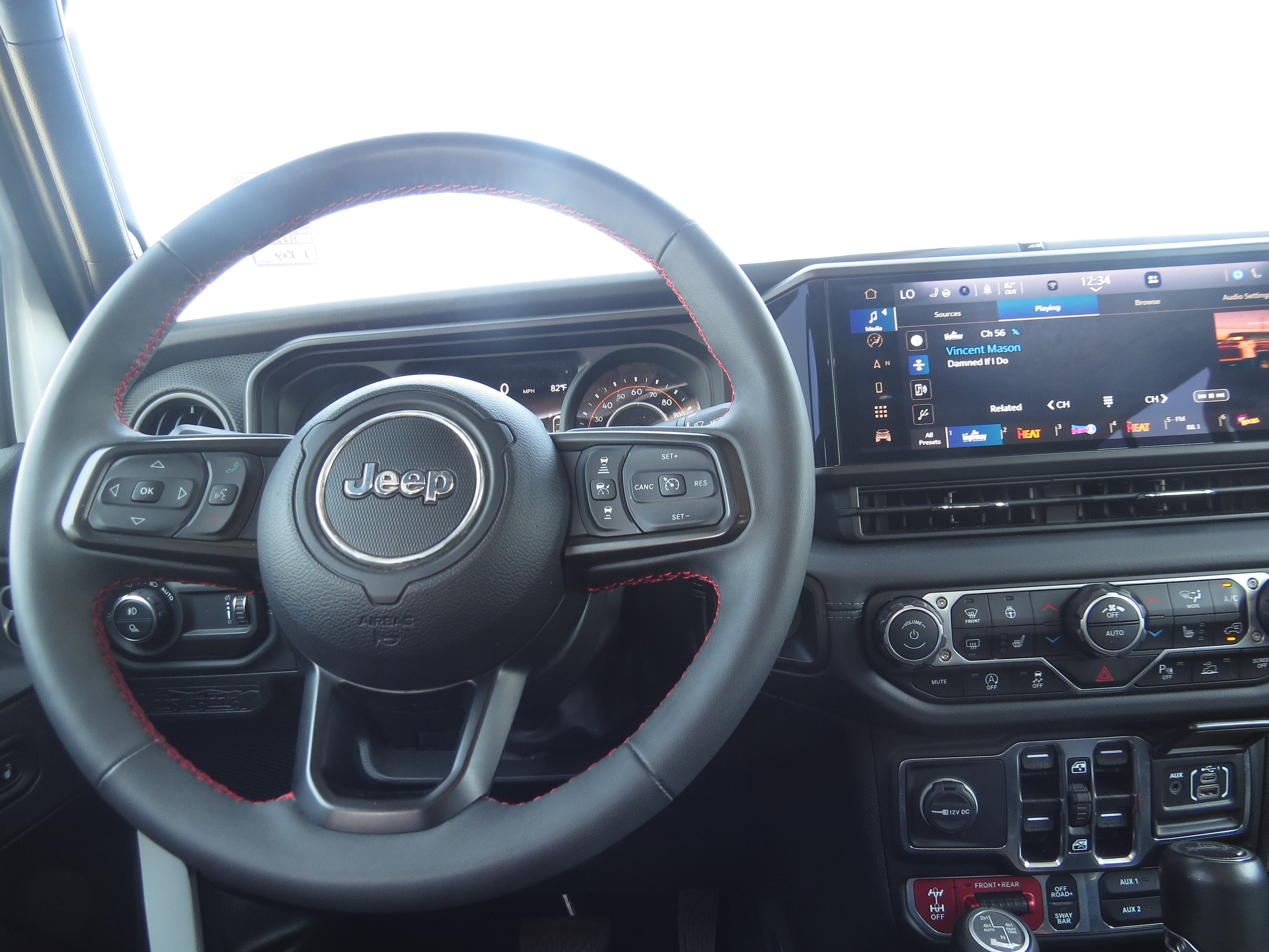 Used 2024 Jeep Gladiator Rubicon AWD/4WD image 15