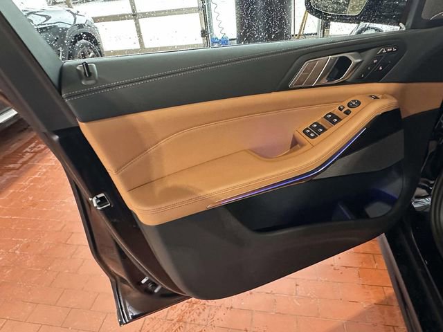 New 2026 BMW X7 xDrive40i w/ M Sport Package AWD/4WD image 13
