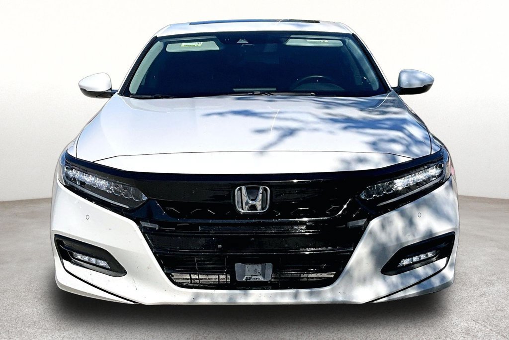 Used 2018 Honda Accord Touring image 3