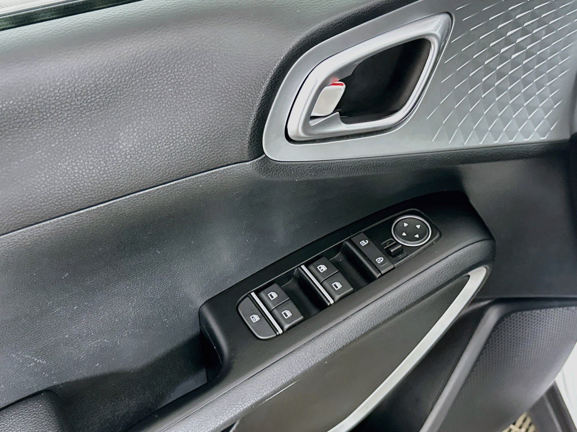 Used 2025 Kia Soul LX w/ LX Technology Package FWD image 15