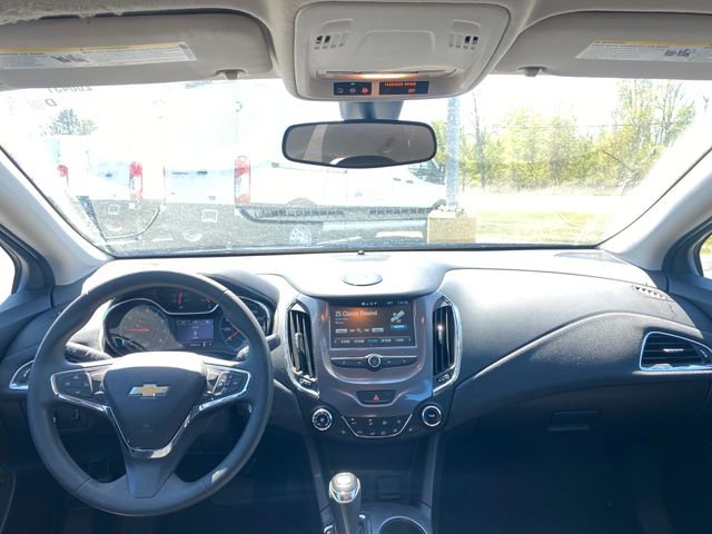 Used 2018 Chevrolet Cruze LT w/ Convenience Package FWD image 23