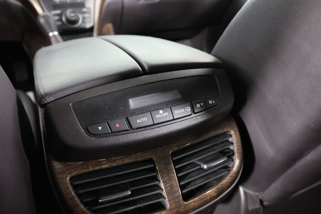 Used 2011 Acura MDX w/ Technology Package AWD/4WD image 18