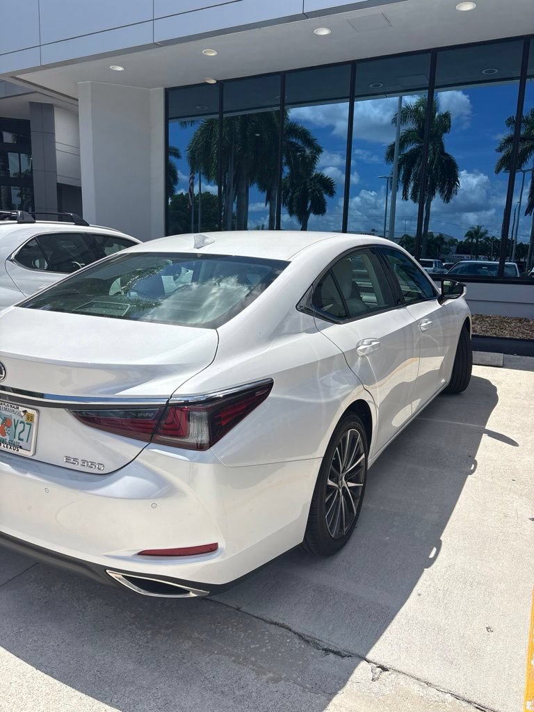 Used 2024 Lexus ES 350 w/ Premium Package FWD image 7