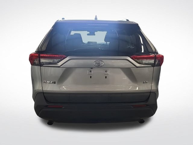 Used 2020 Toyota RAV4 LE FWD image 8