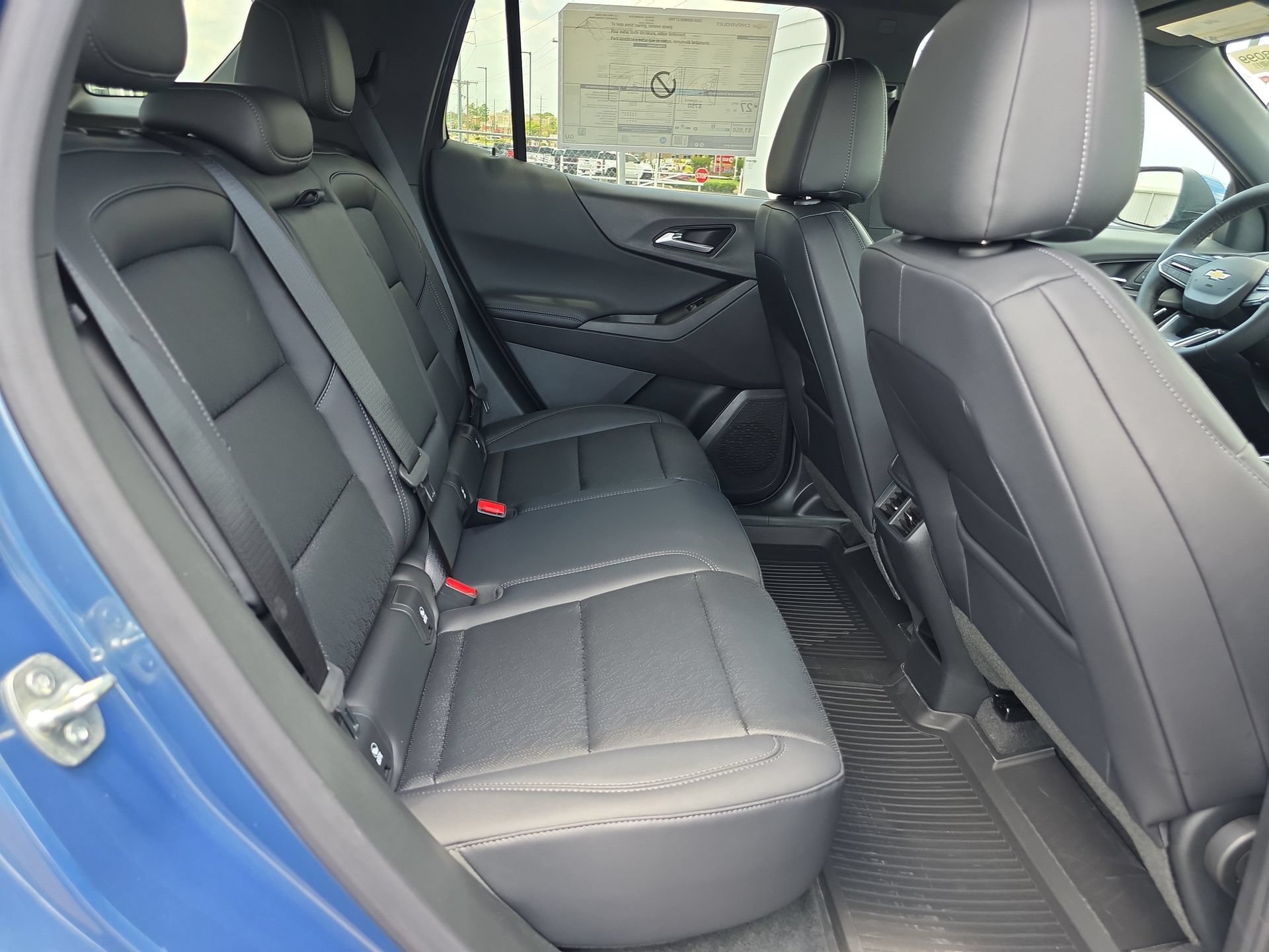 New 2026 Chevrolet Equinox LT w/ Convenience Package II FWD image 14
