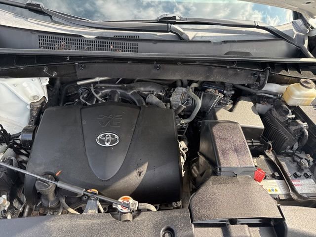 Used 2019 Toyota Highlander Limited Platinum AWD/4WD image 12