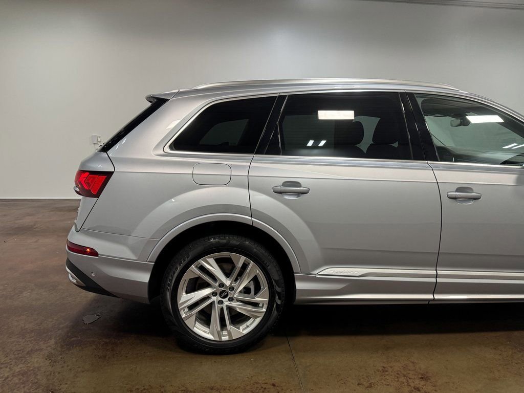 Used 2022 Audi Q7 3.0T Premium Plus w/ Premium Plus Package AWD/4WD image 35